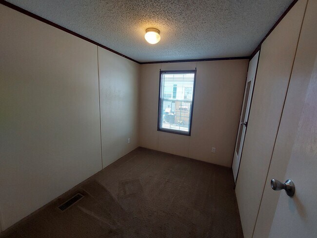 Building Photo - 108 Delta Dawn Dr