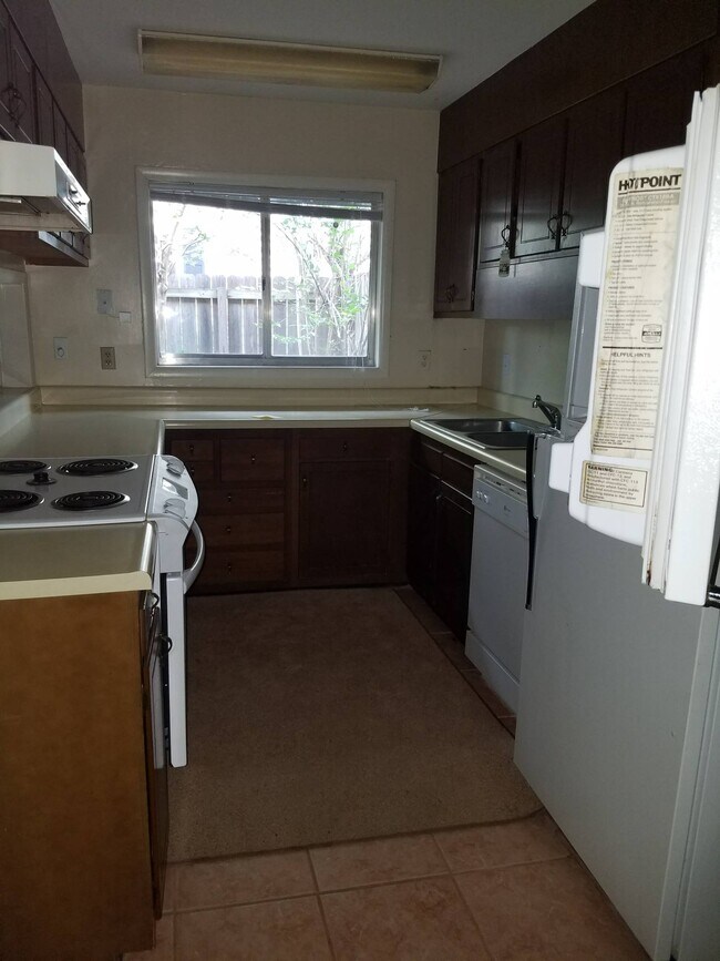 2431 Price St Unit D, Montgomery, AL 36111 Room for Rent in Montgomery, AL