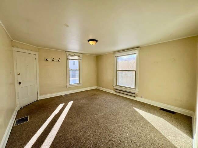 Building Photo - 323 Whiteriver Ave