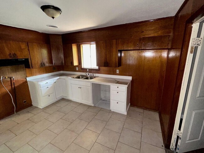Foto del edificio - 3218 Meadow Forest Dr