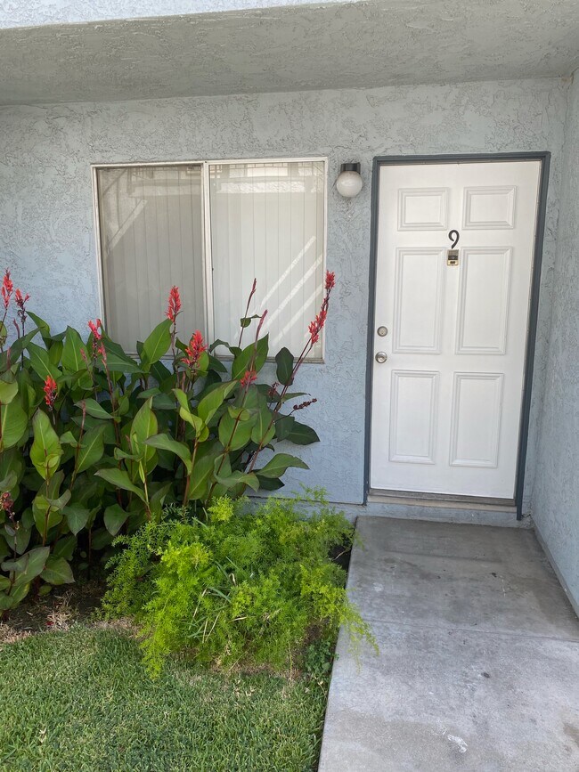 Front Door Entry - 845 S Taylor Ave