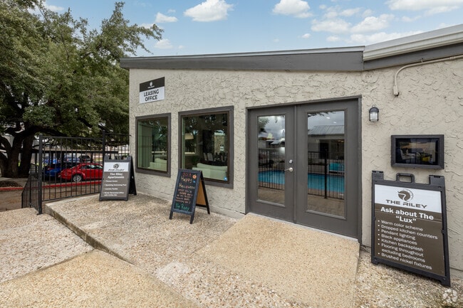 LEasing Office - The Riley Apartments