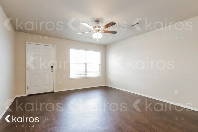 Photo - 5005 Thomas Street Townhome