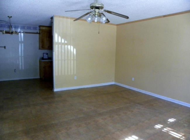 Building Photo - 3 br, 1 bath House - 197 Regent St