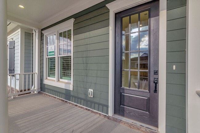 Building Photo - Luxurious Low-Maintenance Living in Westha...
