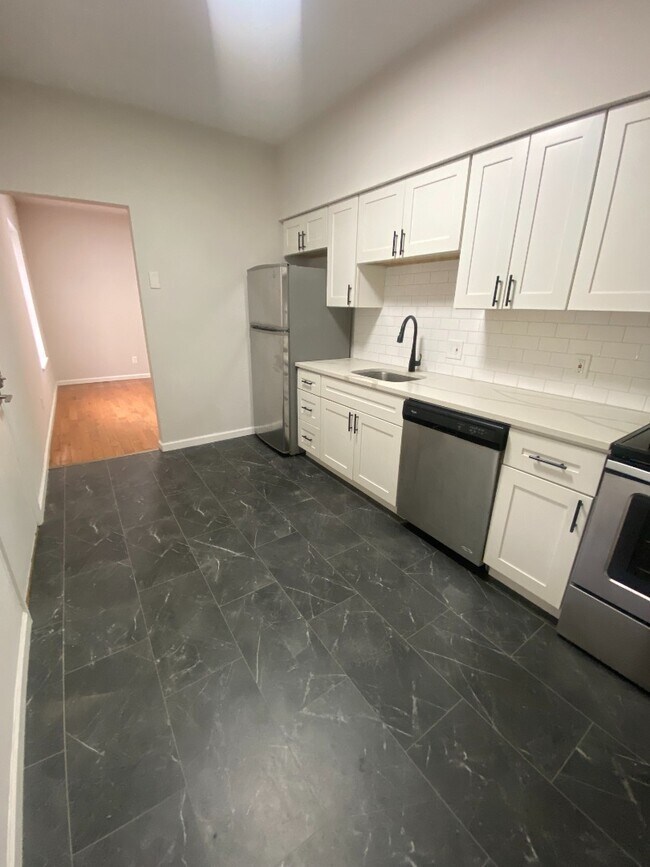 Foto del edificio - 5535-22 Pershing Ave