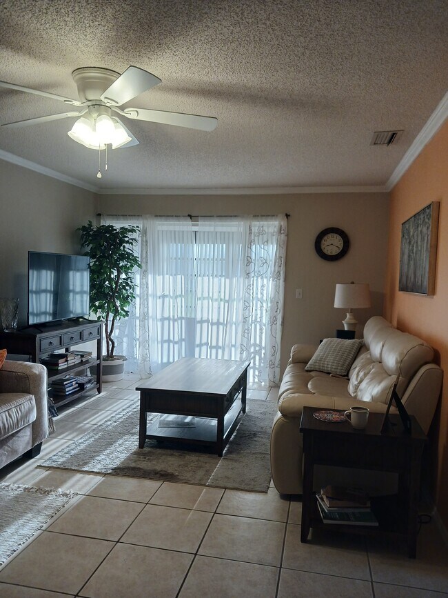 Foto del edificio - 2624 Woodgate Ln