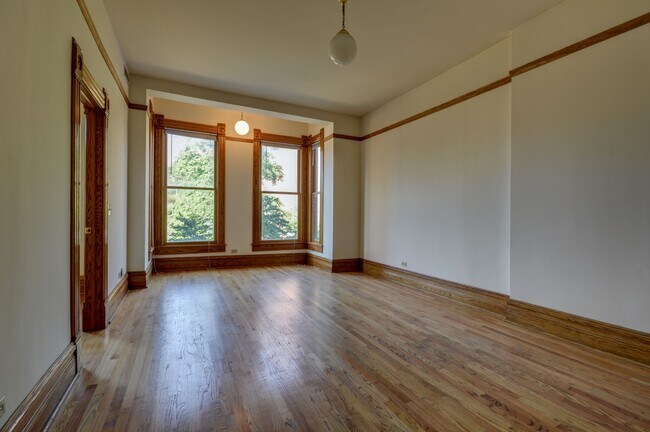 Building Photo - 2638 N Lincoln Ave