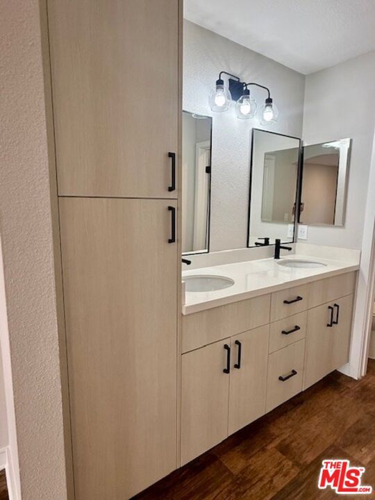 Foto del edificio - 7660 Beverly Blvd