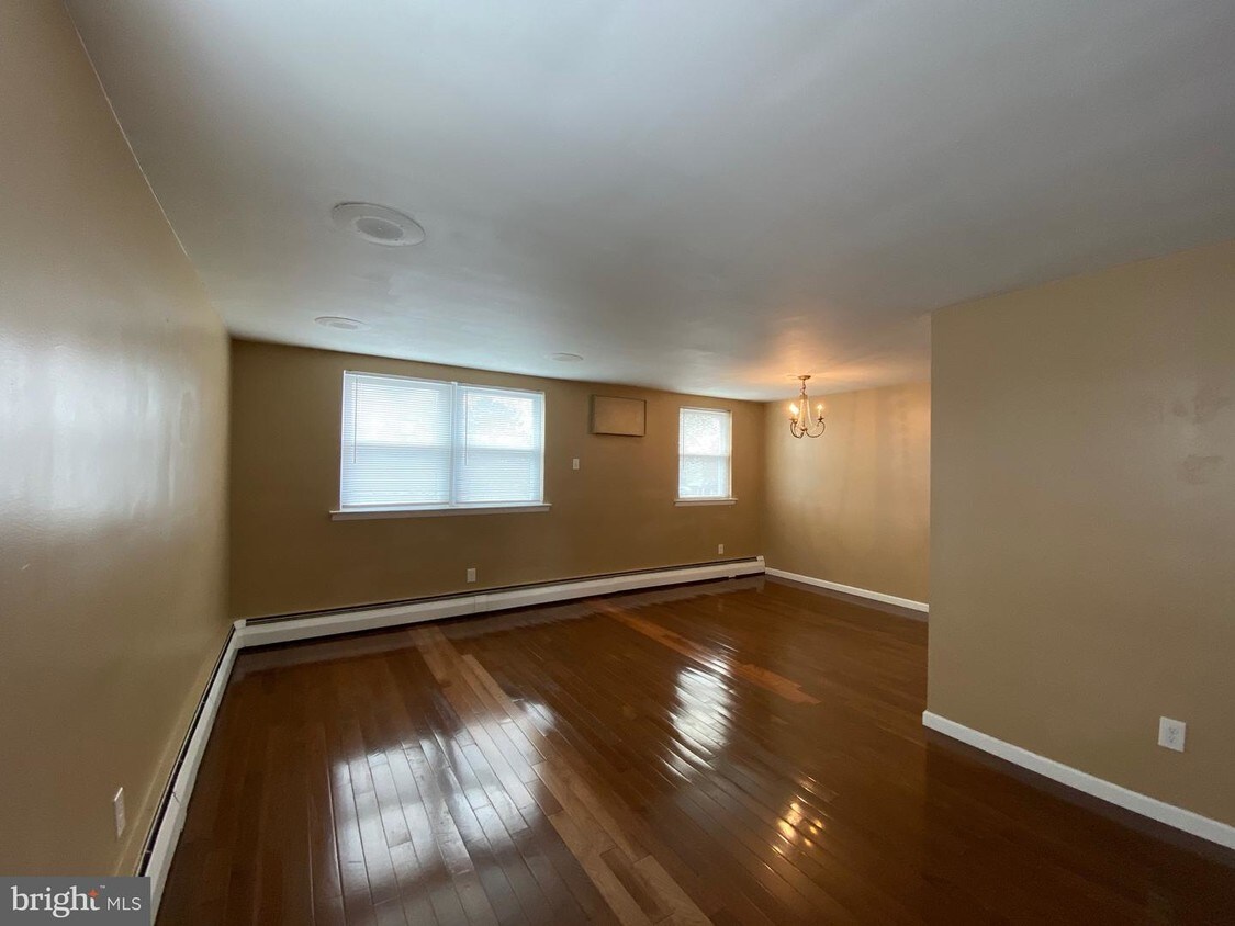 Primary Photo - 4431 Aberdale Rd