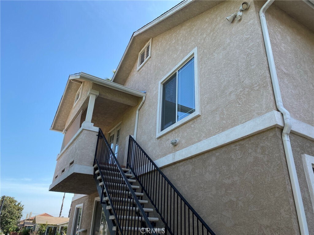 Primary Photo - 121 E Alhambra Rd