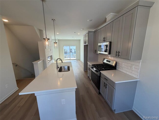 Foto del edificio - 23614 Parkview Ln