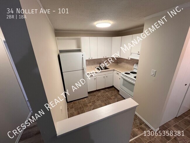 Building Photo - 2 Bedroom 1 Bathroom Ground Level Apartmen...