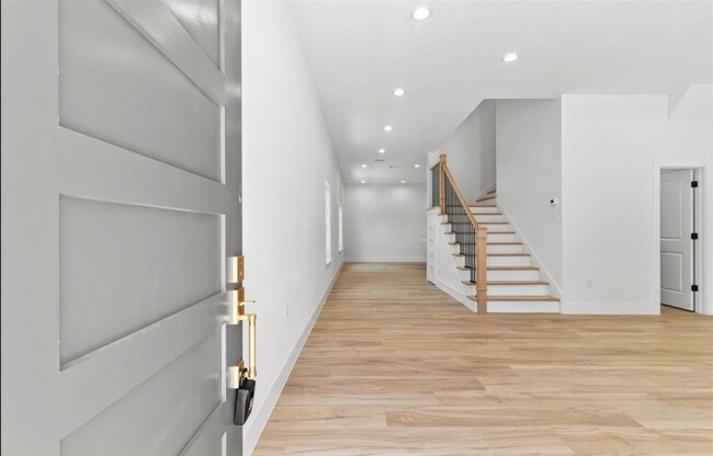 Building Photo - 8323 Observatory St