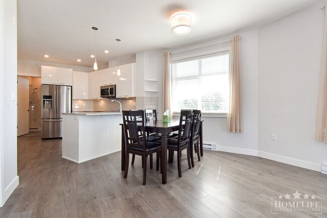Building Photo - Corner Gem with Private Greenbelt Views