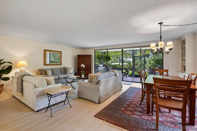 Building Photo - 2810 Polo Island Dr