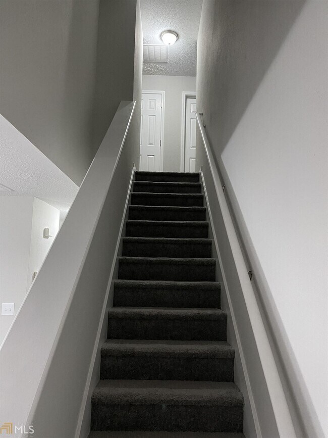Foto del edificio - 6027 Creekerton Blvd