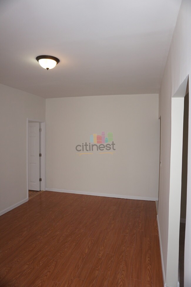 Building Photo - 484 84th St