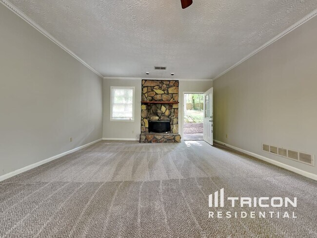 Building Photo - 955 Willow Run