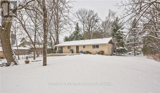 Photo du bâtiment - 787 Innisfil Beach Rd