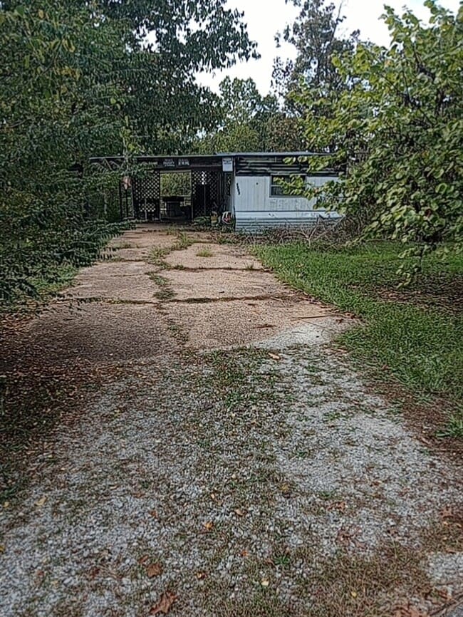 Building Photo - 1305 Ridge Cir