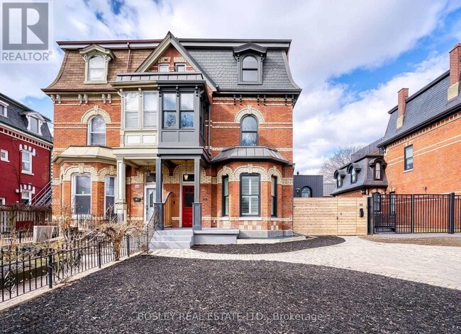 Building Photo - 34 Beaconsfield Ave