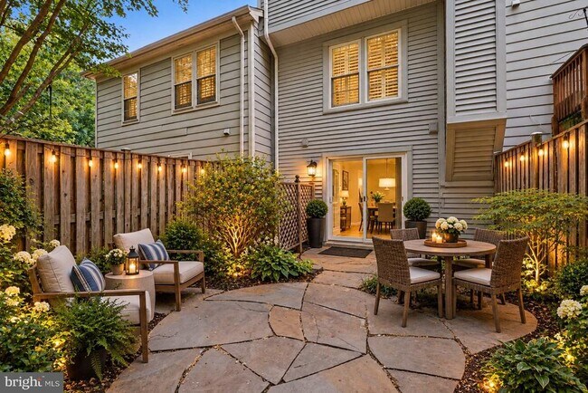 Foto del edificio - 15067 Maple Glen Ct