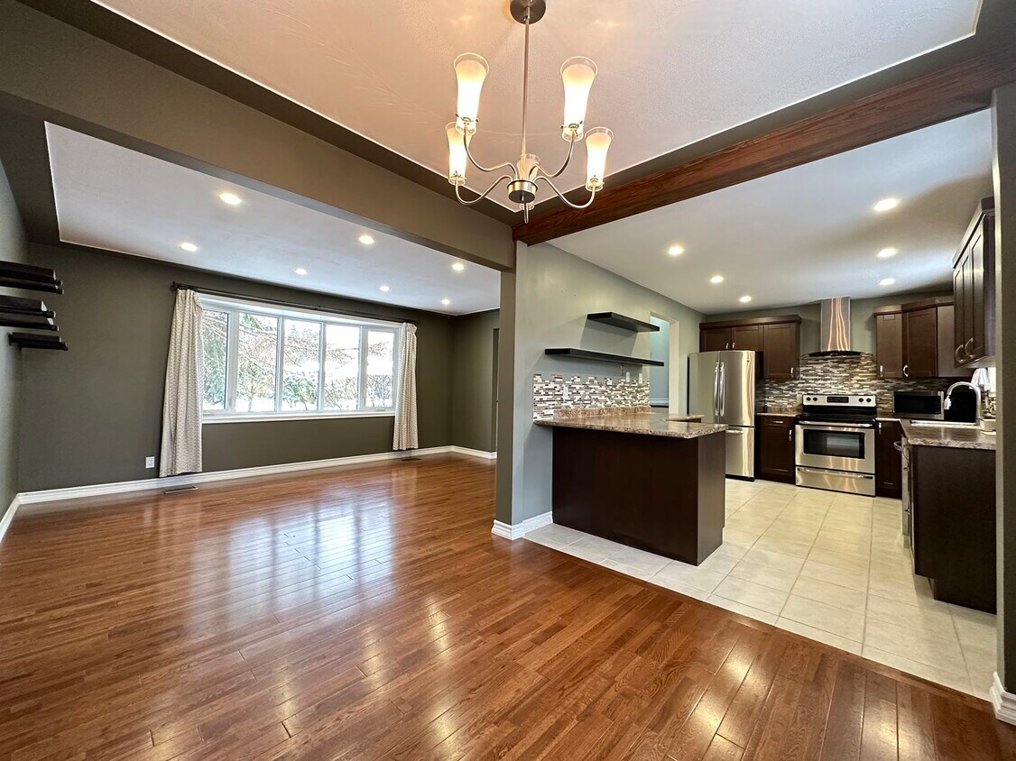 Photo principale - 49 Howland Dr