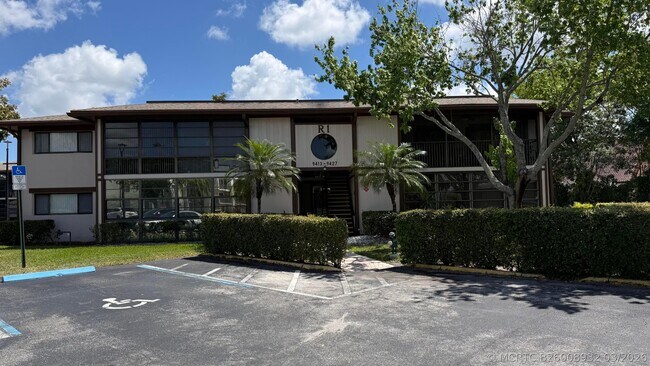 Foto del edificio - 9419 S Belfort Cir