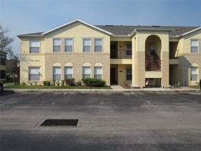 Building Photo - 2806 Club Cortile Cir