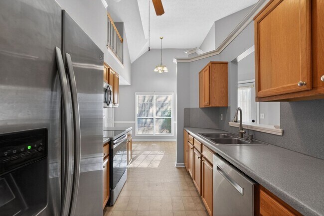 Building Photo - 345 Freeman Dr