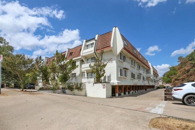 Building Photo - 3115 Helms St