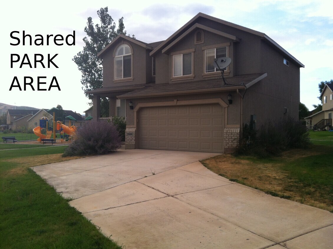Long Driveway can hold several cars - 3488 W Harvest Cv