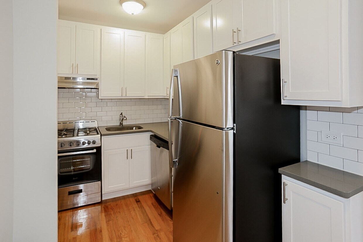 Foto principal - 526 W Cornelia Ave