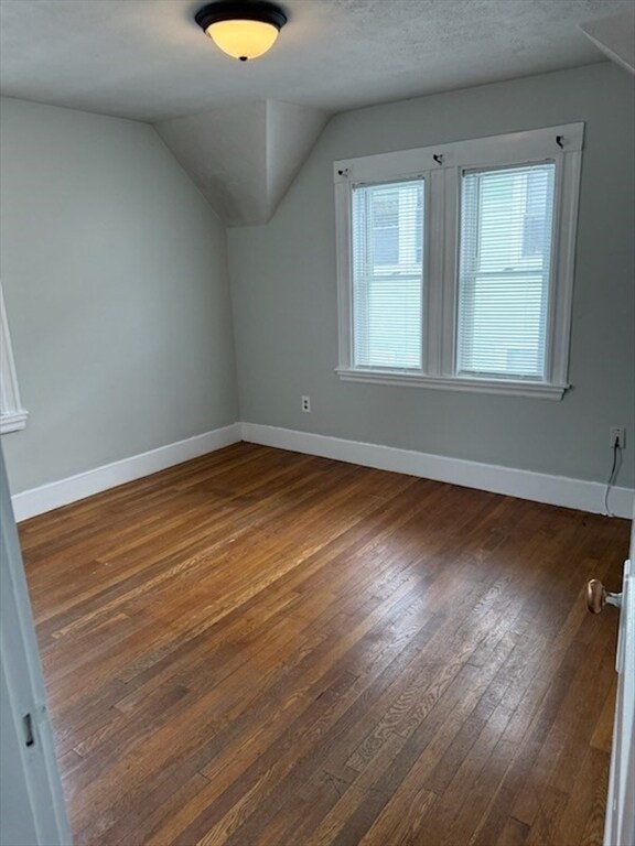 Foto del edificio - 104 Billings Rd