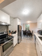 Building Photo - 2024-2035 35 Ave SW