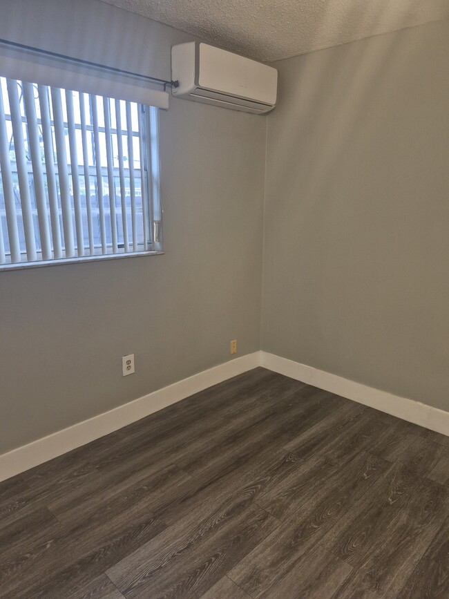 Foto del edificio - 791 E 43rd St