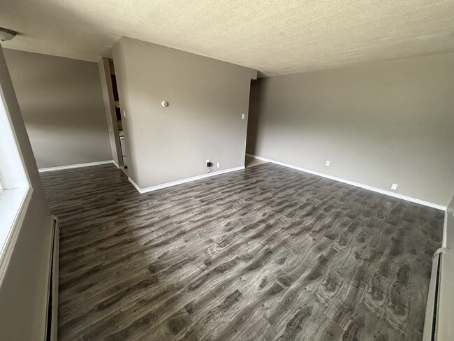 Building Photo - 87 Westwood Dr