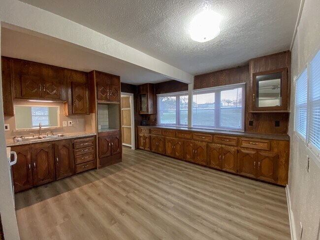 Foto del edificio - 10600 County Road 1020