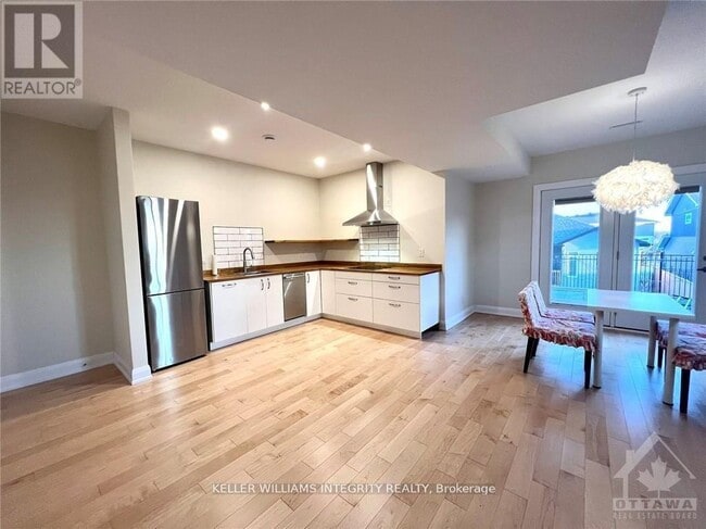 Building Photo - 744 Meadowridge Cir