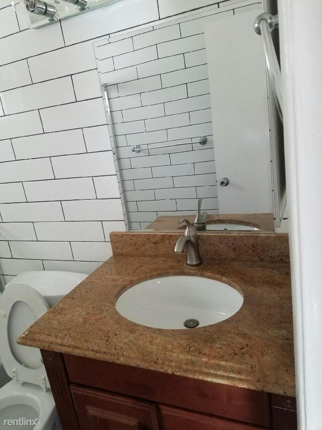 Foto del edificio - 7862 Newman Ave