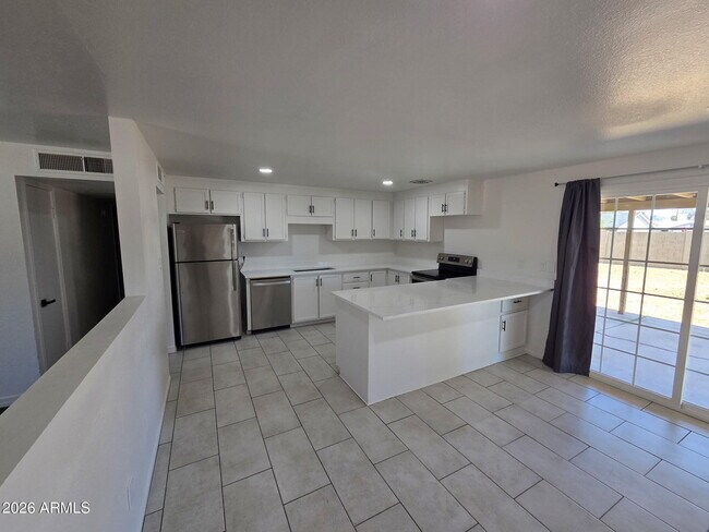 Foto del edificio - 4045 E Willow Ave