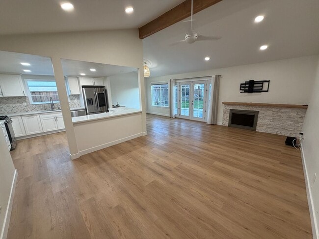 Building Photo - Updated and Modern 3BD/2BA Single Family Home Near Andrew Christensen Middle School in Livermore!