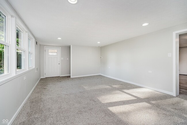 Building Photo - 324 N Tennessee St