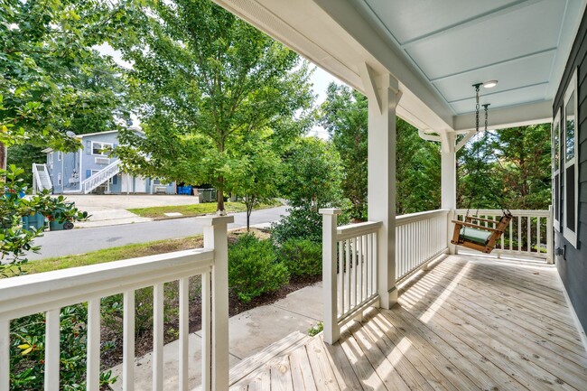 Foto del edificio - Available Now! Gorgeous Two-Story 4bd/3ba ...