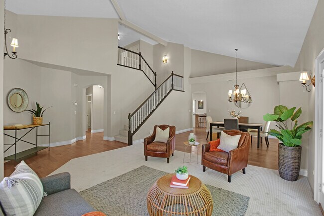 Building Photo - 706 Endsliegh Ct