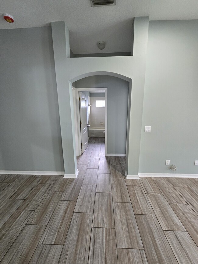 Foto del edificio - 1124 Lumsden Pointe Blvd