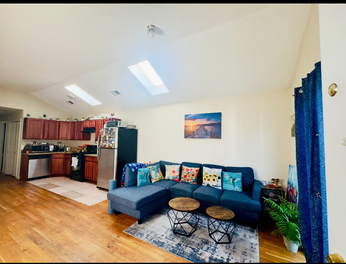 Foto principal - 320 Claremont Ave