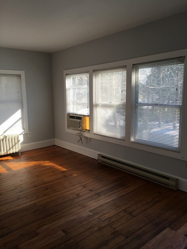 Building Photo - 301 Nassau St