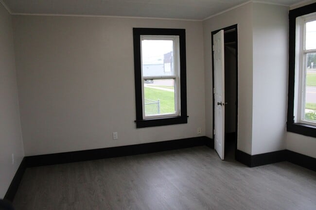 Foto del edificio - 104 N 2nd St